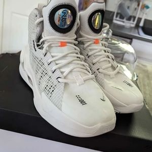 Nike Air ZoomGT Jump